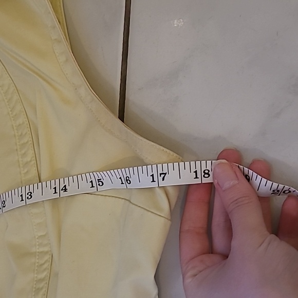 Yellow dress with pockets - Picture 8 of 10